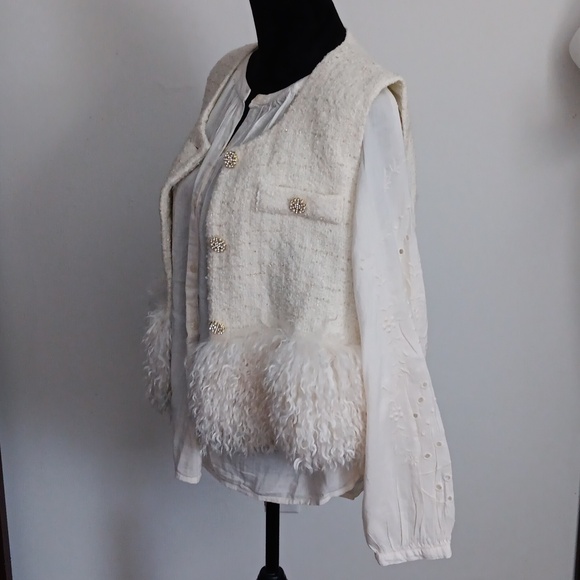 A Stylish Cream Color Blouse with Floral Design Sleeves Size XL - Picture 8 of 16